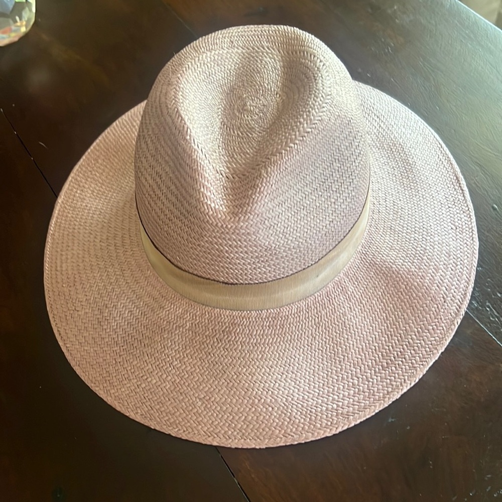 Brand new Freya hat size S/M